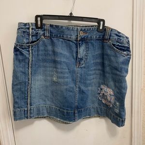 Old Navy distressed denim mini-skirt Sz 16+